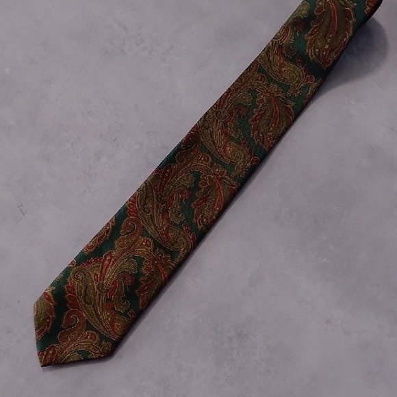 THOMAS PINK MADE IN ITALY TIE Elegant Paisley Silk Tie - Picture 7 of 8